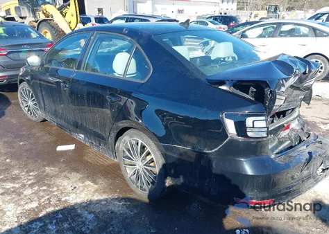 2016 Volkswagen Jetta 1.8T Sport z USA, uszkodzony, nr VIN 3VWD17AJ3GM233020